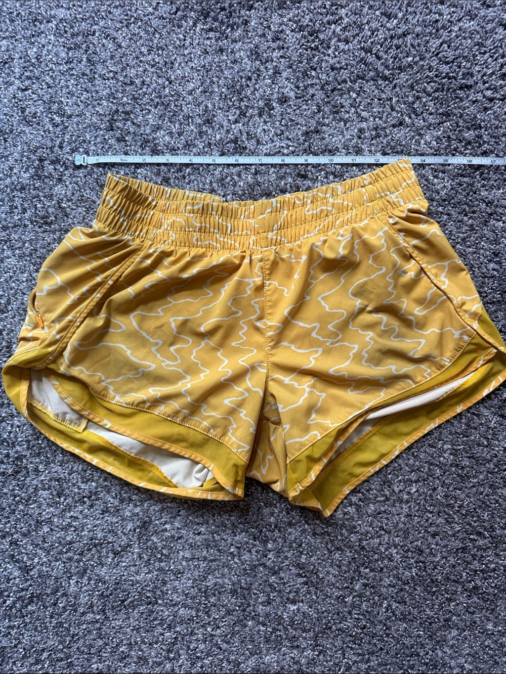 Athleta Women’s Yellow Printed Mesh Run Racer 4” Short